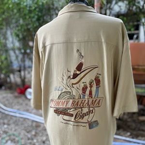 Vintage Tommy Bahama button down 100% silk shirt- Excellent condition
